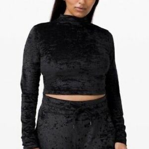 NWT lululemon cropped turtleneck